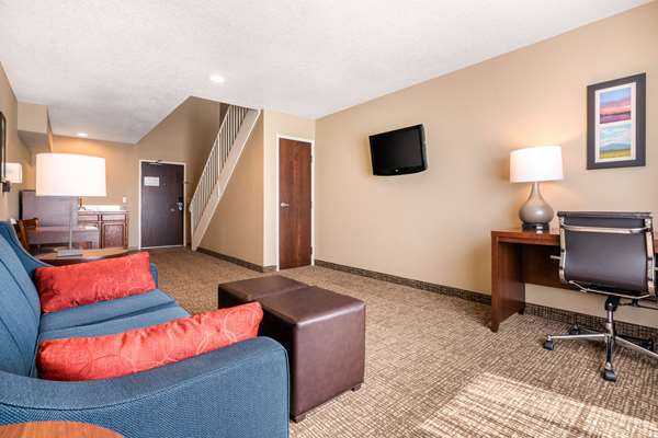 Suite - Comfort Inn Lathrop - I-5, Exit 463