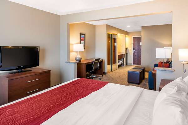 Suite - Comfort Inn Lathrop - I-5, Exit 463