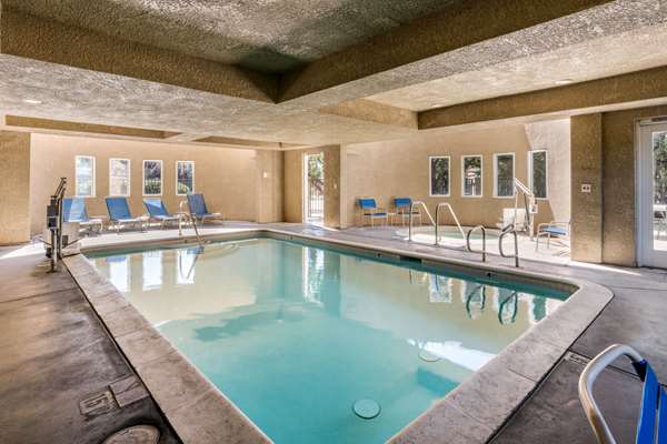 Pool - Comfort Inn Lathrop - I-5, Exit 463
