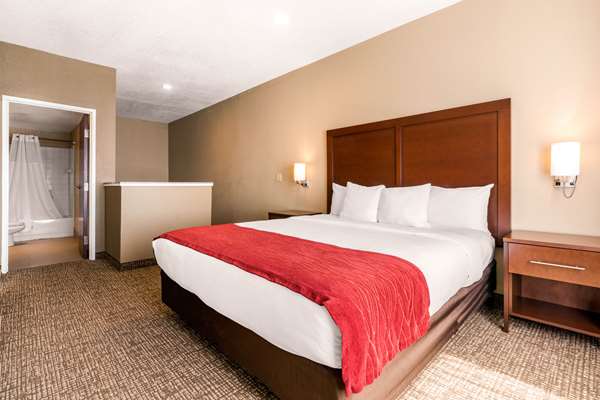 Suite - Comfort Inn Lathrop - I-5, Exit 463