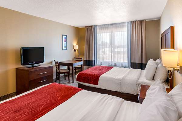  - Comfort Inn Lathrop - I-5, Exit 463