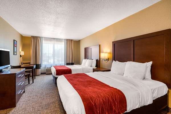  - Comfort Inn Lathrop - I-5, Exit 463
