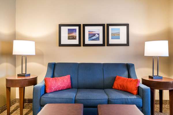 Suite - Comfort Inn Lathrop - I-5, Exit 463