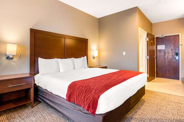  - Comfort Inn Lathrop - I-5, Exit 463