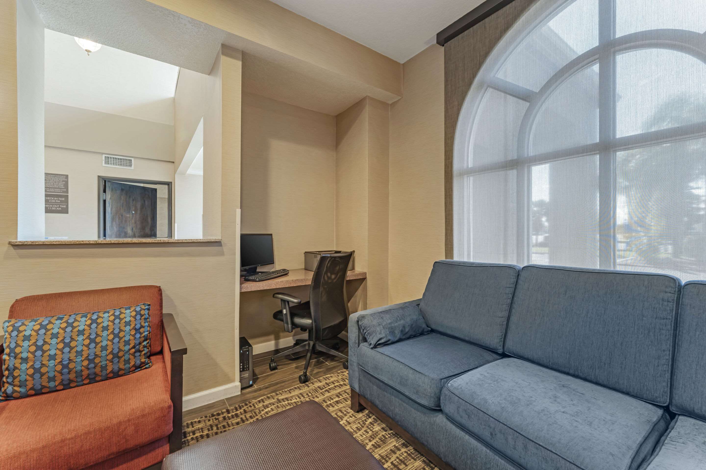 Business center | Comfort Inn Lathrop - Stockton Airport