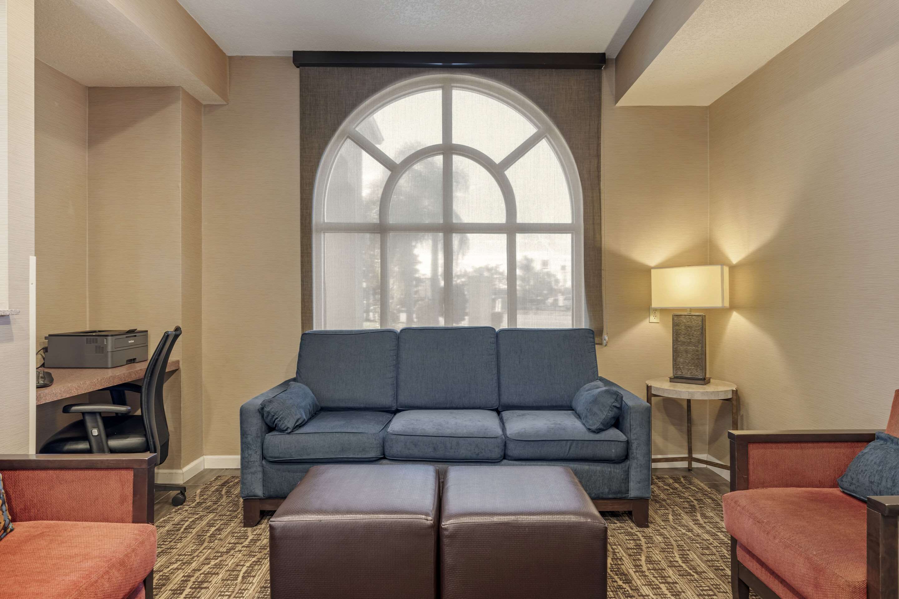 Hotel lobby | Comfort Inn Lathrop - Stockton Airport