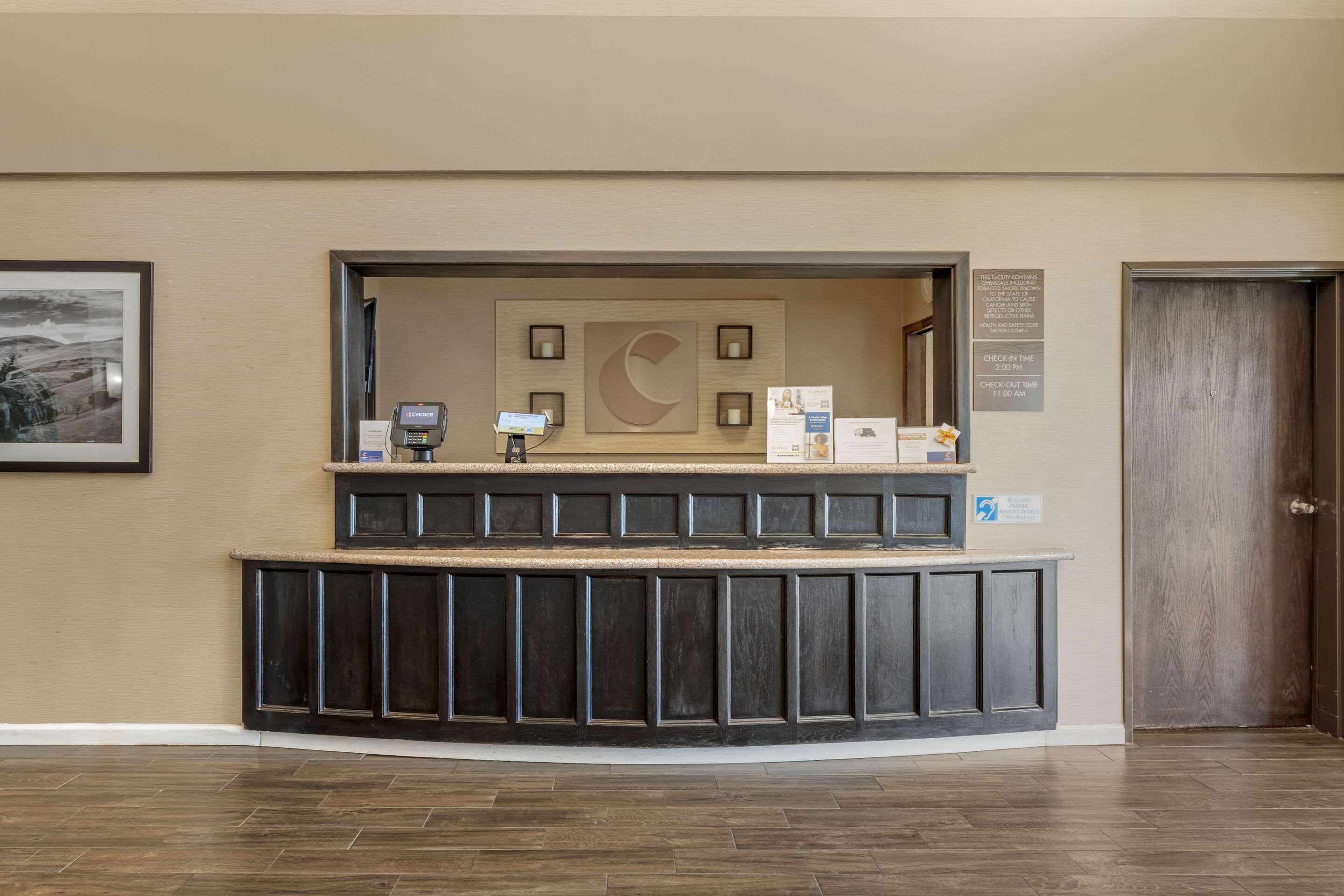 Hotel lobby | Comfort Inn Lathrop - Stockton Airport