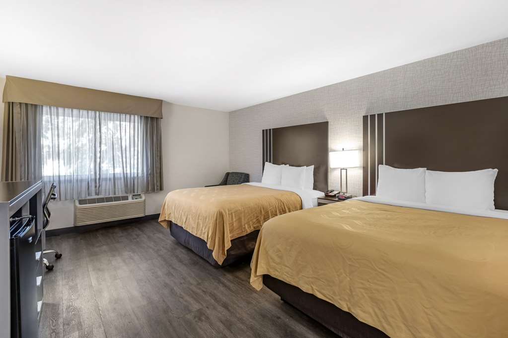 QUALITY INN BURBANK AIRPORT-guestroom-Guest Room,On-Site.jpg