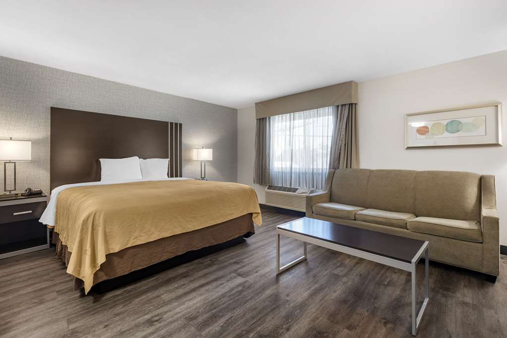 QUALITY INN BURBANK AIRPORT-guestroom-Guest Room,Suite,On-Site.jpg