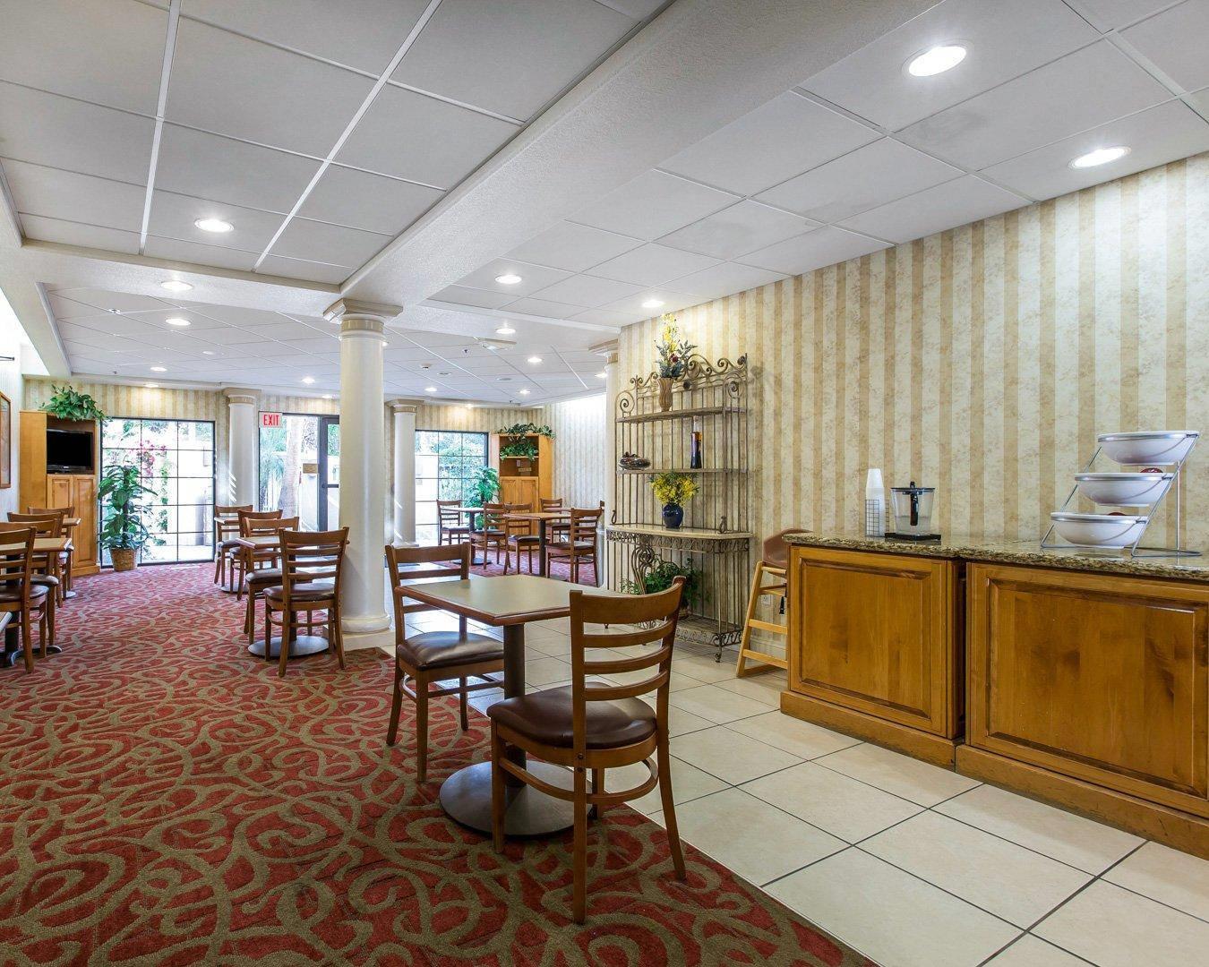 Free hot breakfast | Comfort Suites Palm Desert I-10