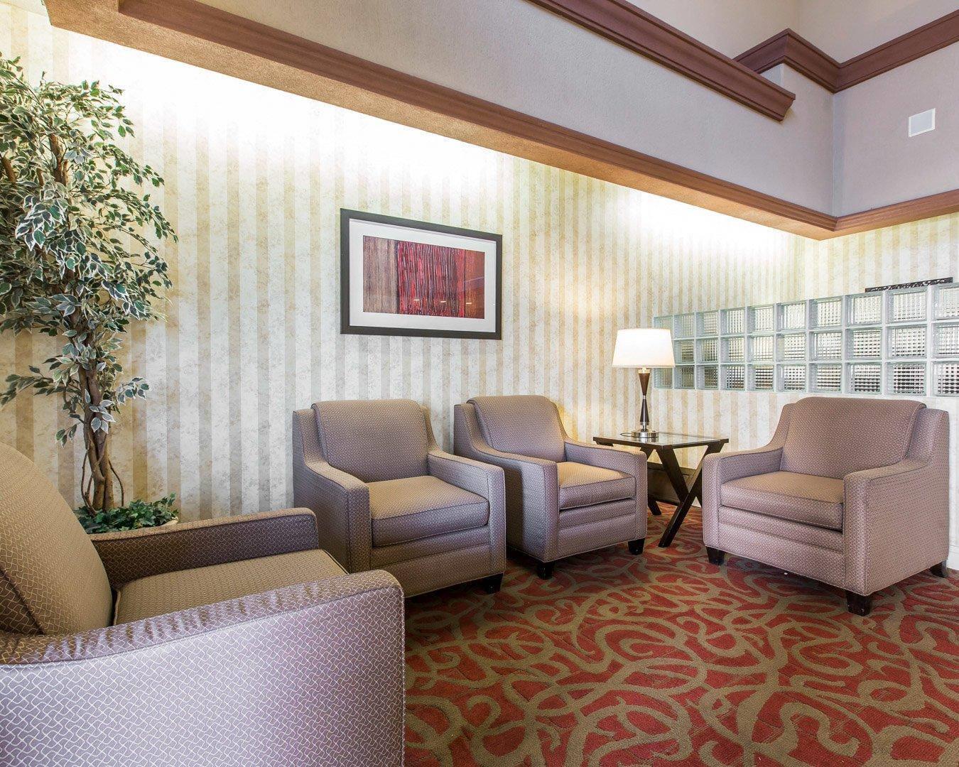 Hotel lobby | Comfort Suites Palm Desert I-10