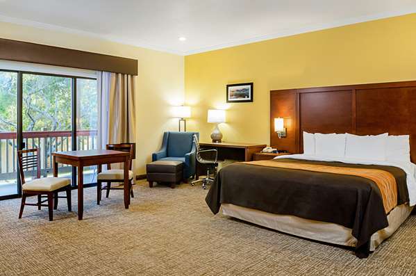 - Comfort Inn Monterey Airport