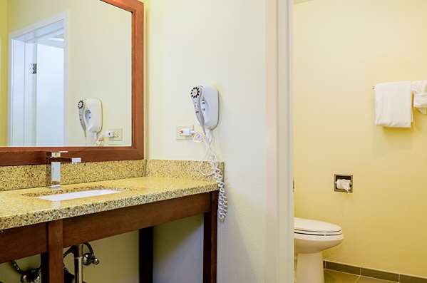  - Comfort Inn Monterey Airport