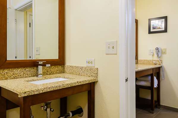  - Comfort Inn Monterey Airport