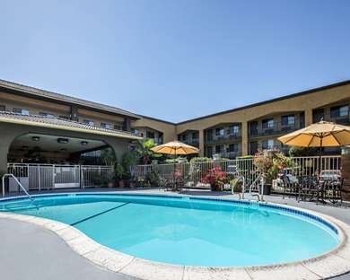 Pool,On-Site,Property Amenity,Recreation