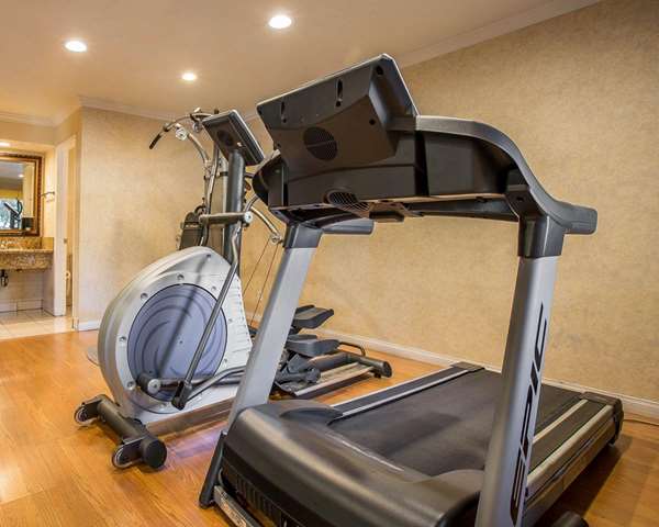 Fitness/ Exercise Room - Quality Inn Ontario