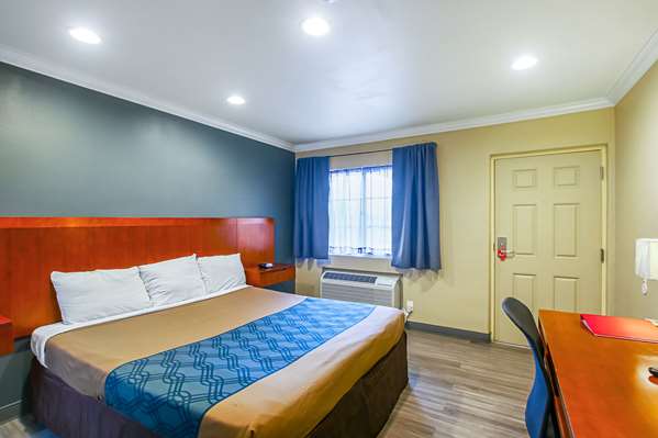  - Econo Lodge San Bernardino