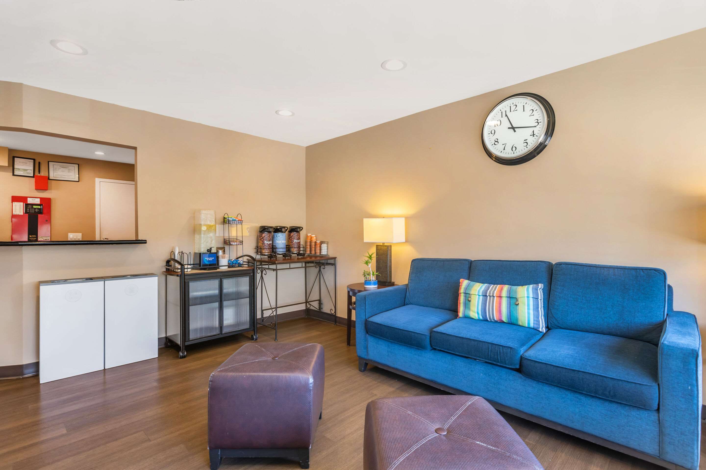 Lobby with sitting area