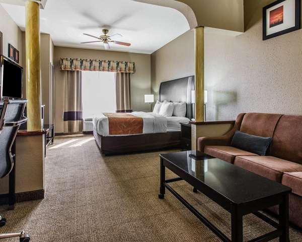 Suite - Comfort Suites Bakersfield