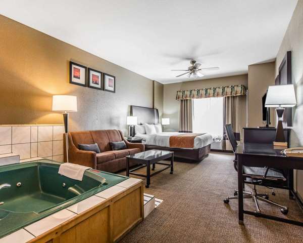 Suite - Comfort Suites Bakersfield