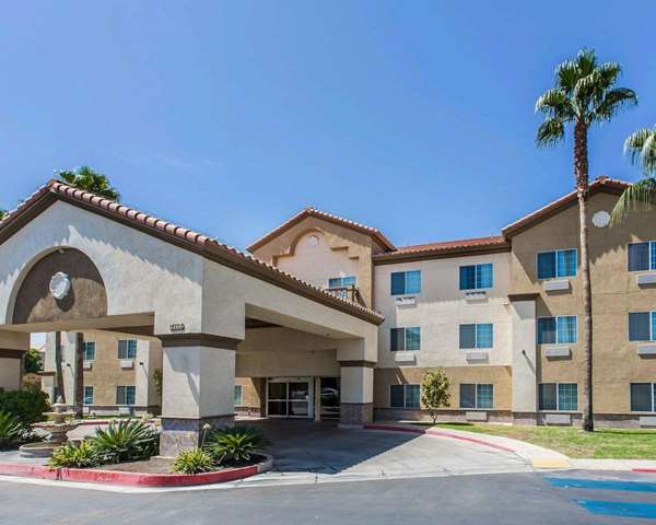 Exterior view - Comfort Suites Bakersfield