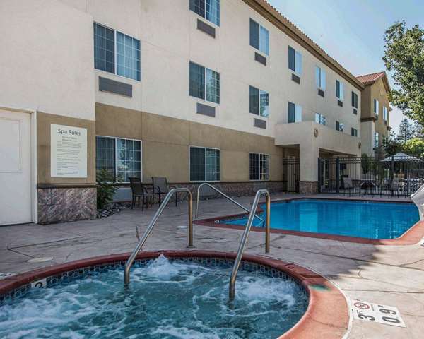 Pool - Comfort Suites Bakersfield
