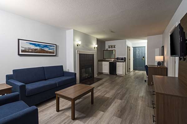 Suite - Quality Inn Tulare - CA 99, Exit 88