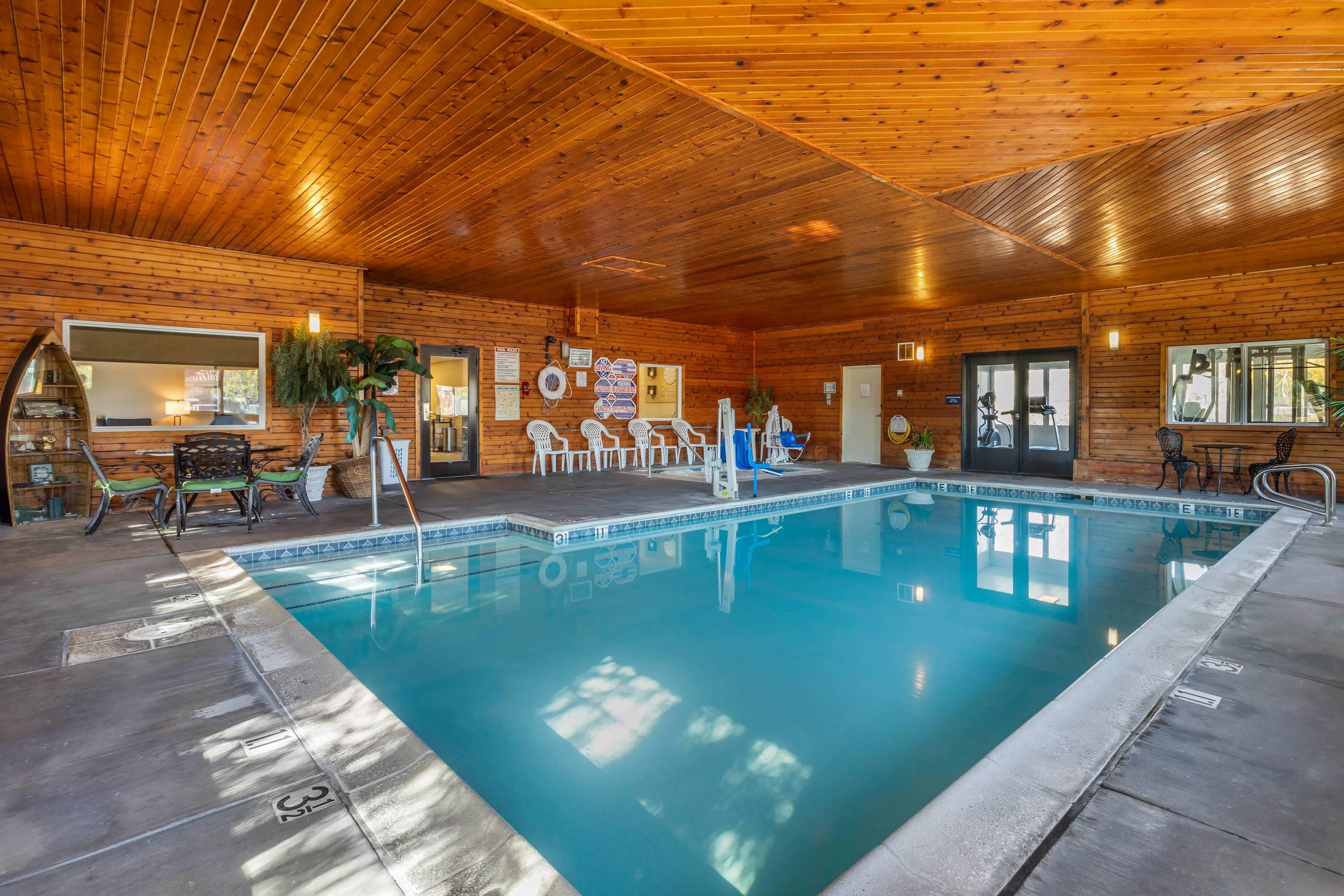 Indoor pool with hot tub | Comfort Inn & Suites Murrieta Temecula Wine Country