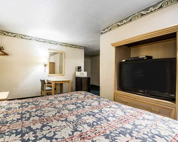  - Rodeway Inn Monterey