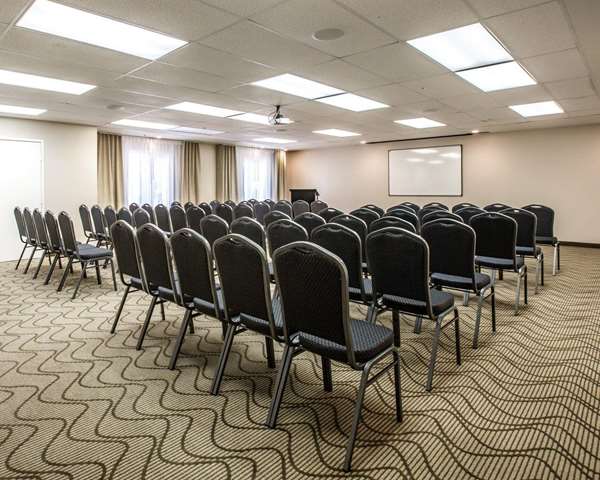  - Comfort Suites Victorville - I-15, Exit 147