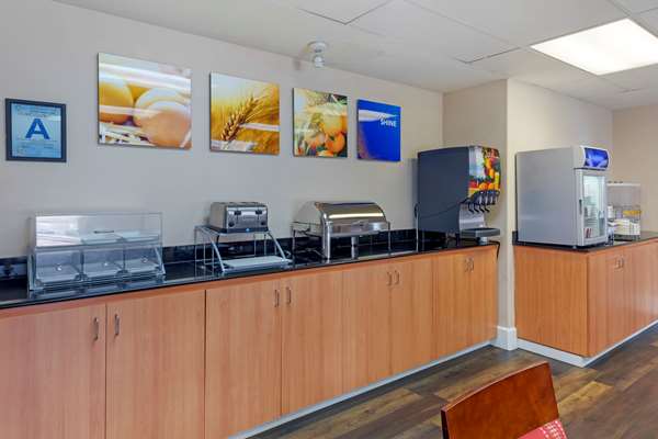 Amenities - Comfort Suites Victorville - I-15, Exit 147