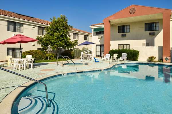 Pool - Quality Inn & Suites Walnut - CA 60, Exit 21