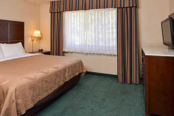  - Quality Inn & Suites Walnut - CA 60, Exit 21