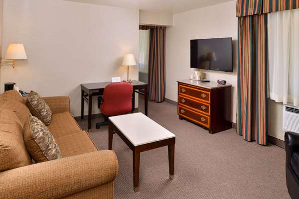 Suite - Quality Inn & Suites Walnut - CA 60, Exit 21