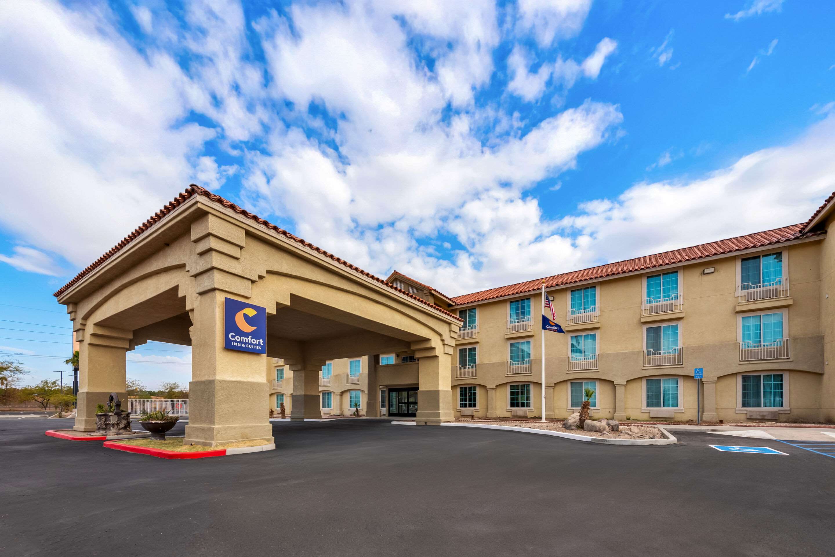 Hotel exterior | Comfort Inn & Suites El Centro I - 8