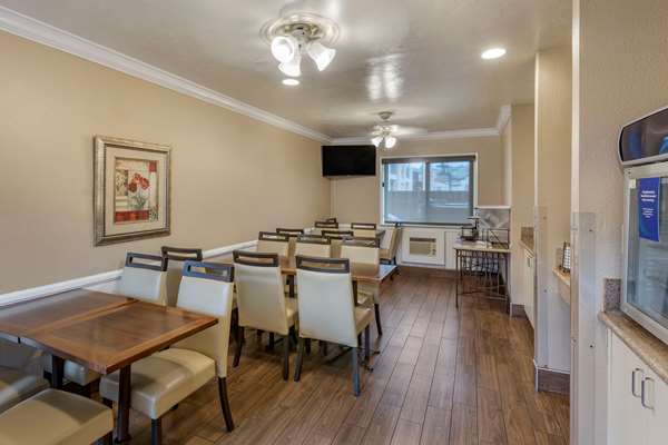 Amenities - Comfort Inn at the Harbor San Diego