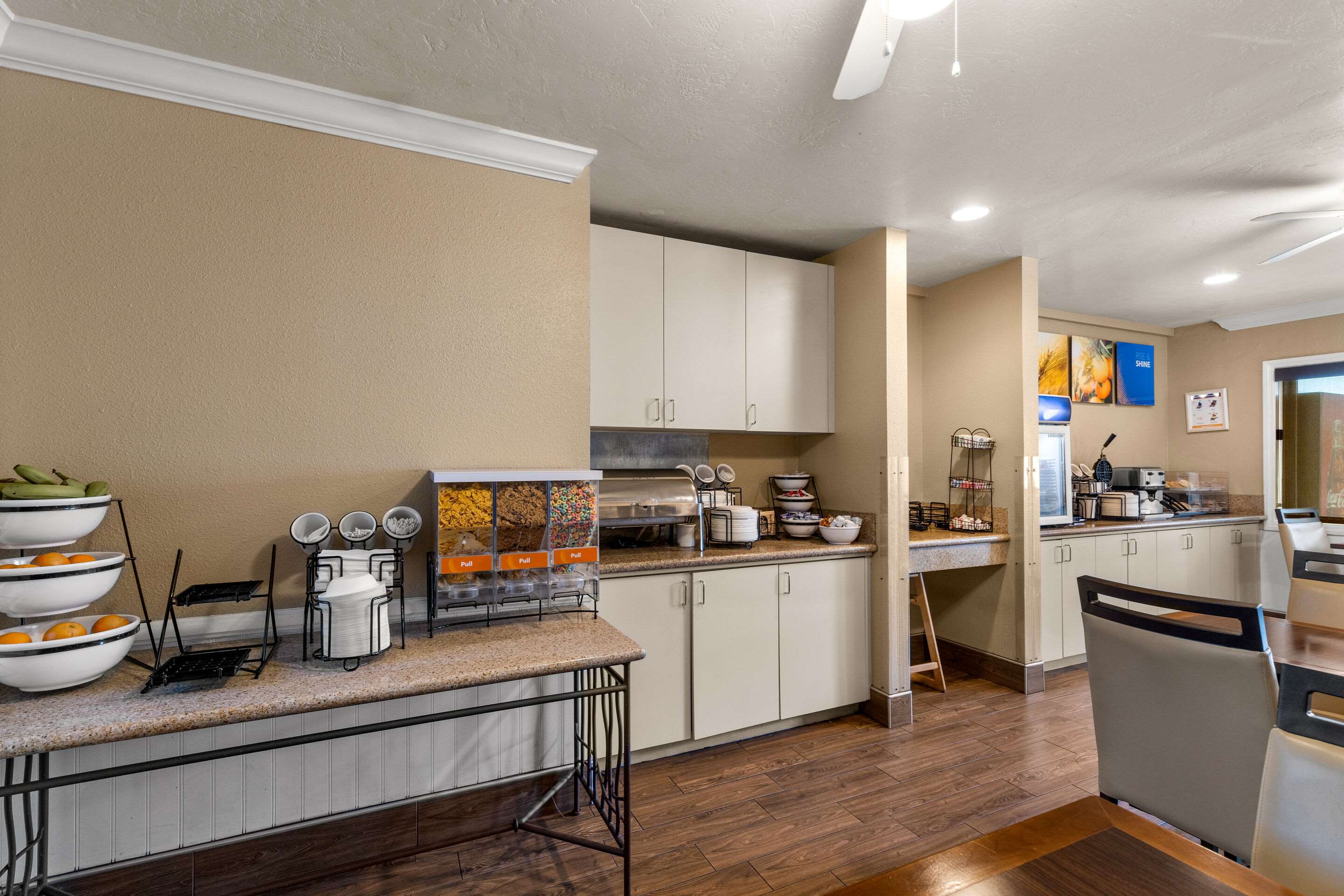 Breakfast area
