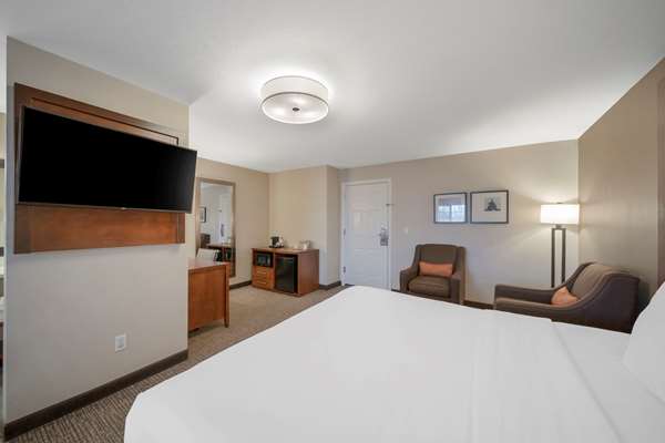  - Comfort Suites Red Bluff - I-5, Exit 649