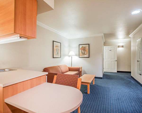 Suite - Comfort Inn & Suites Salinas - US 101, Exit 328