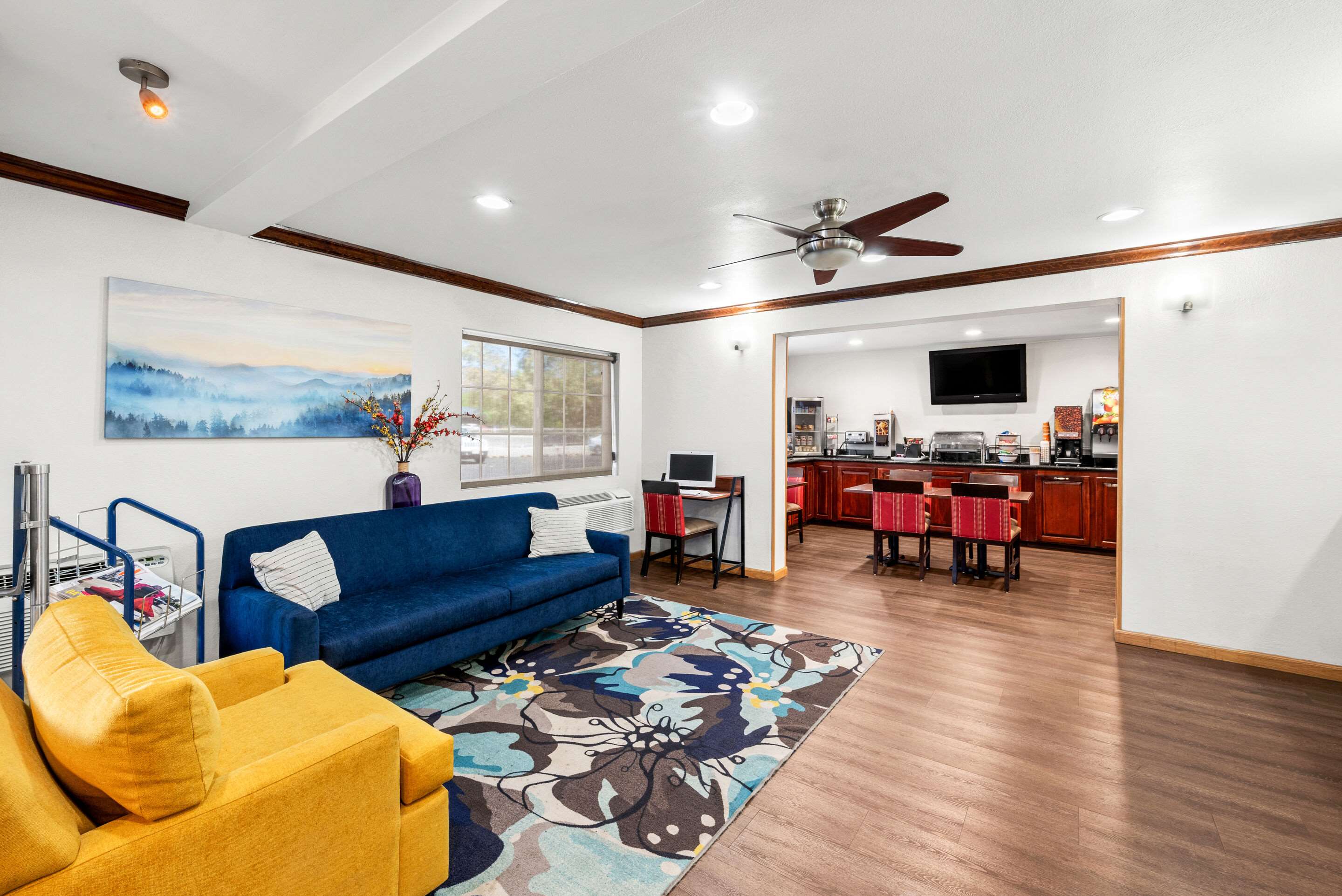 Lobby with sitting area