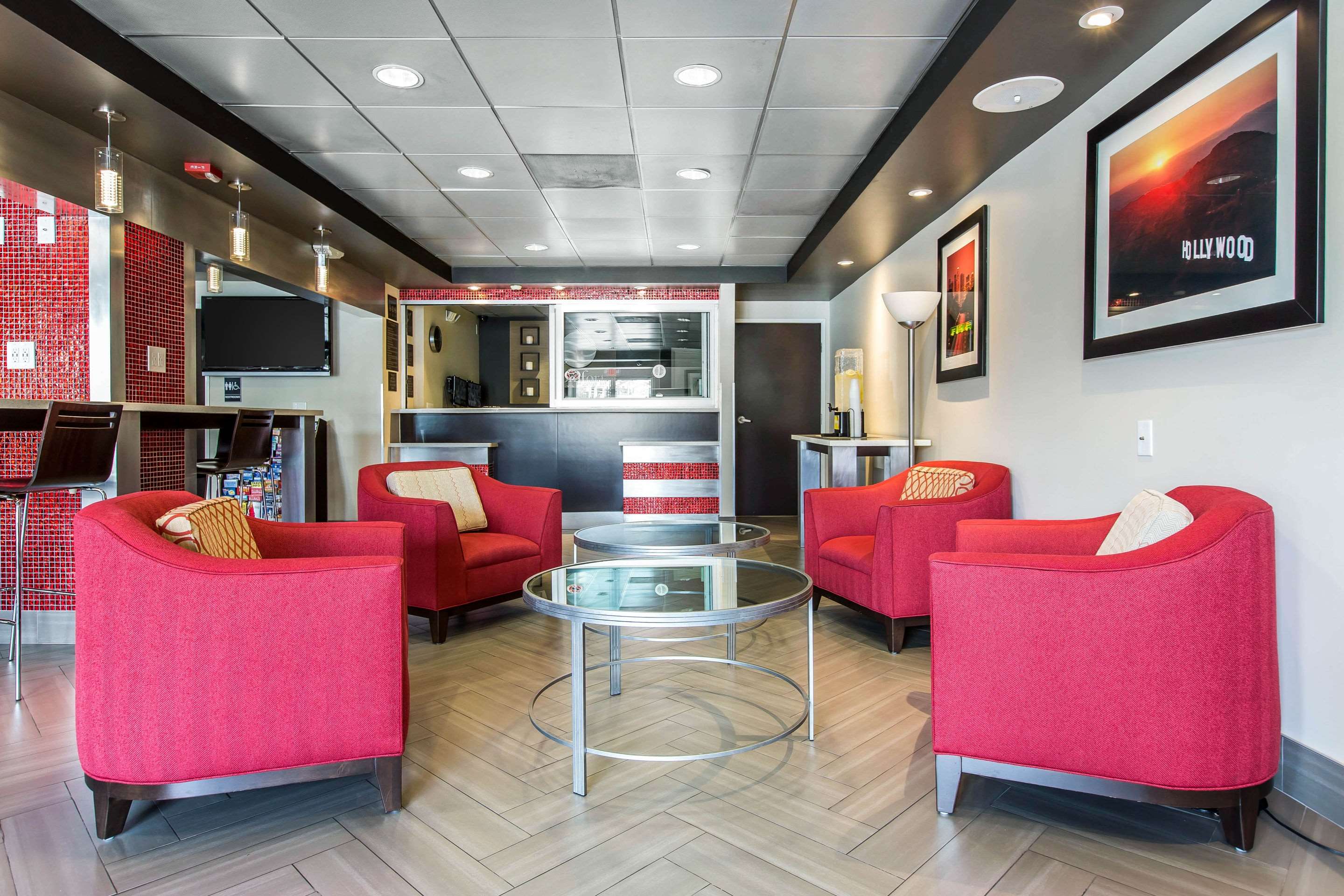Lobby with sitting area