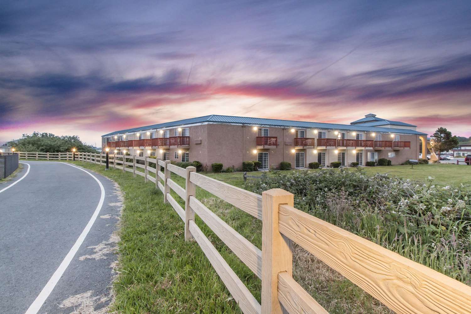 Quality Inn & Suites Redwood Coast Crescent City, CA See Discounts