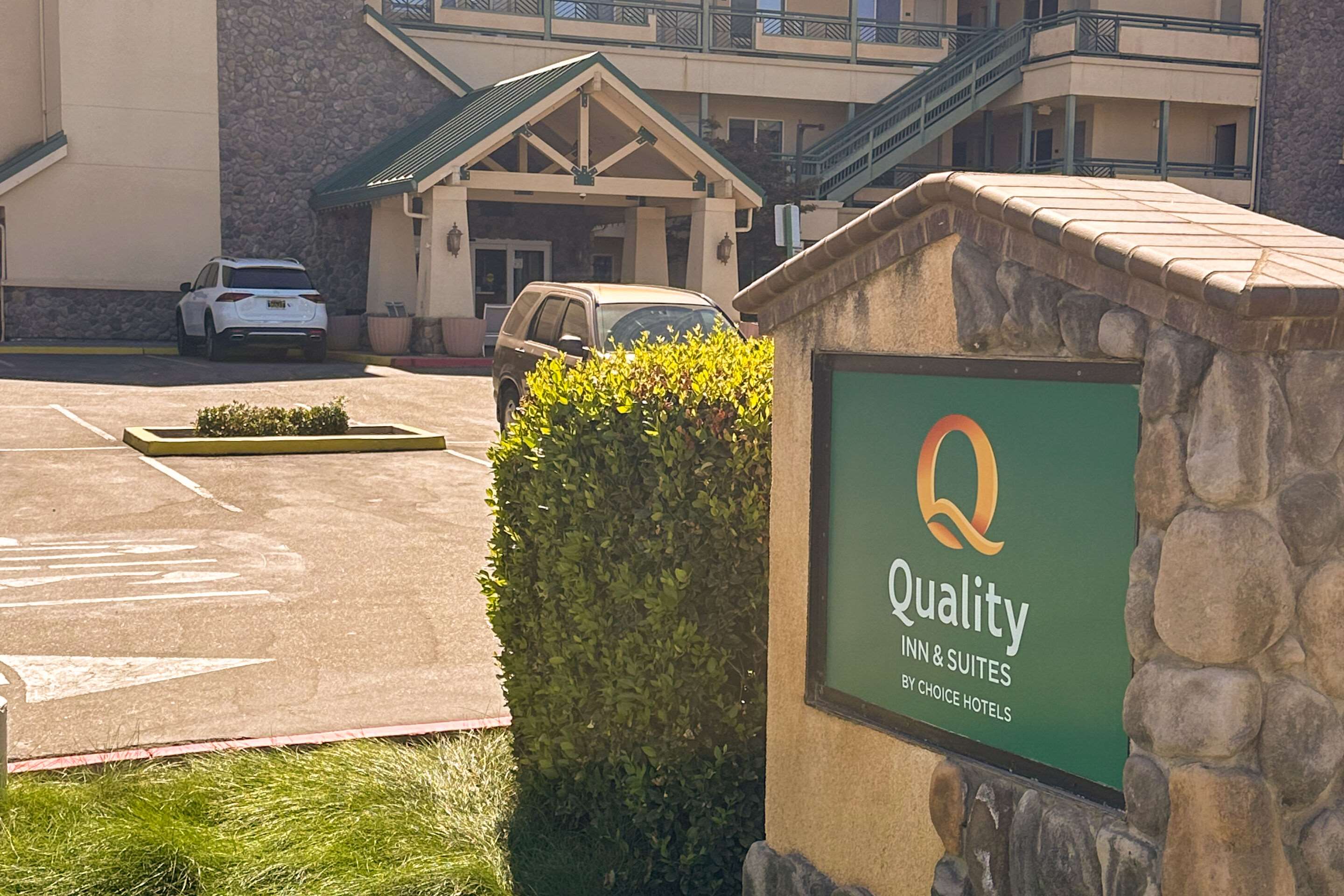 Hotel exterior | Quality Inn & Suites