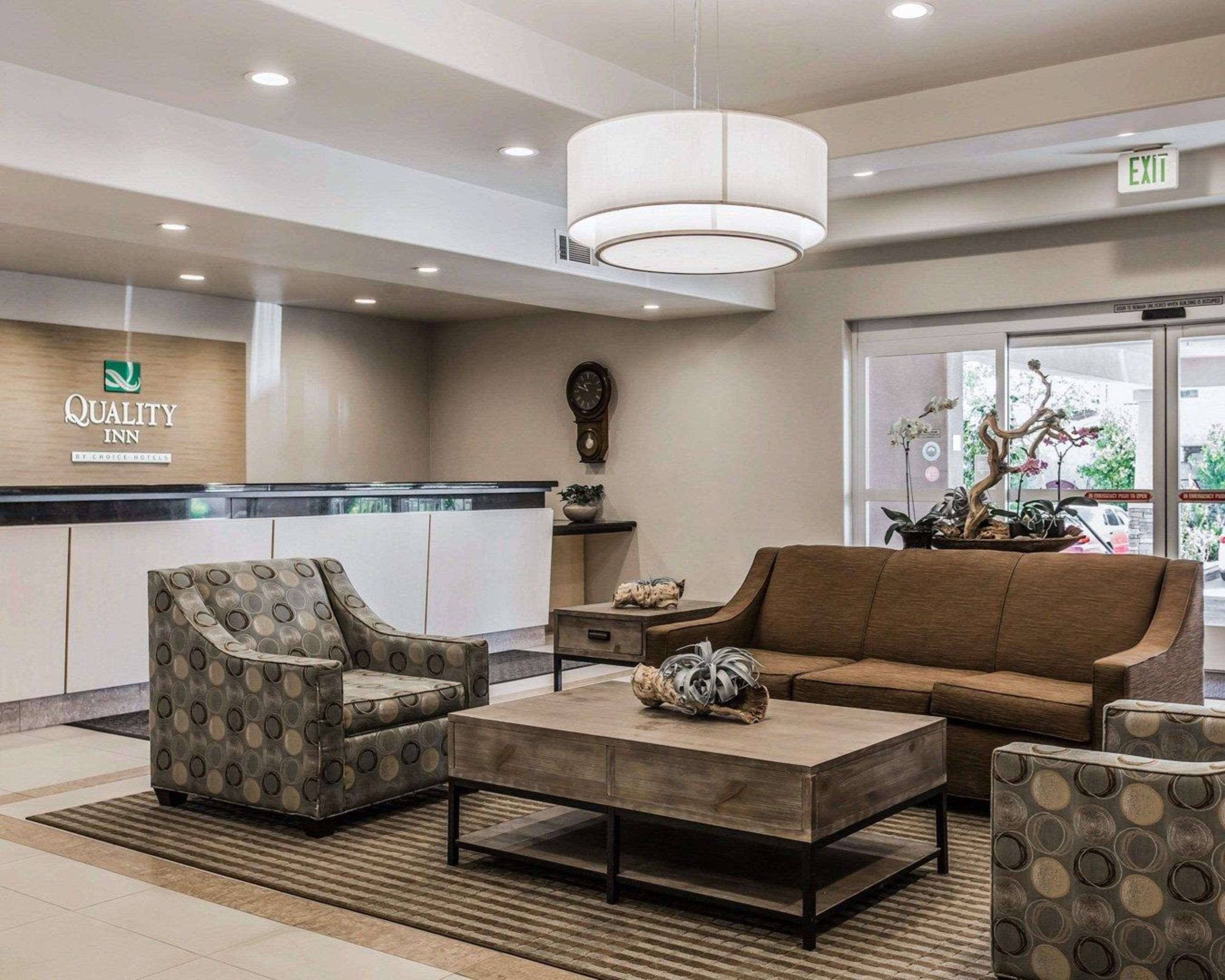 Spacious lobby with sitting area | Quality Inn Rosemead - Los Angeles