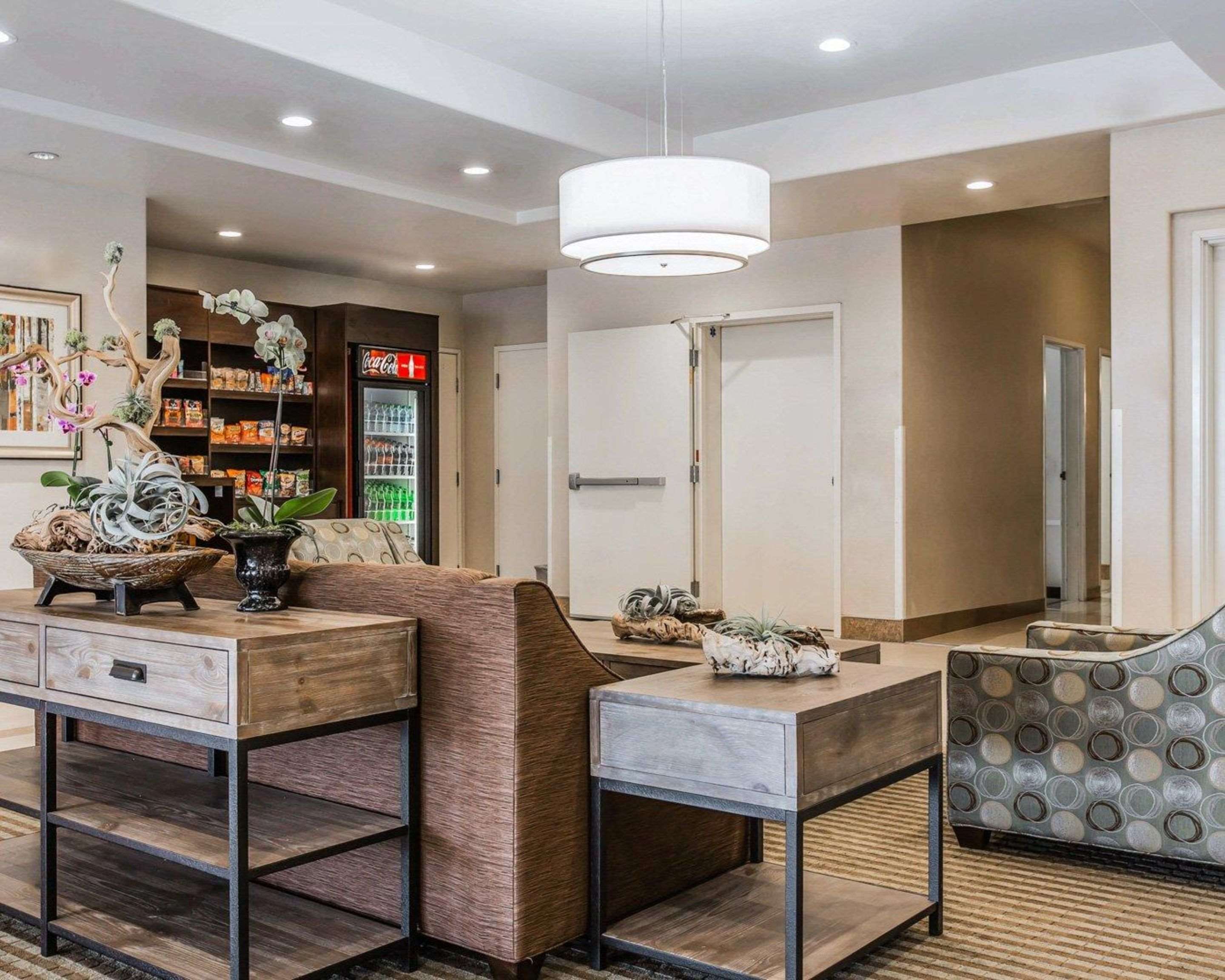 Hotel lobby | Quality Inn Rosemead - Los Angeles