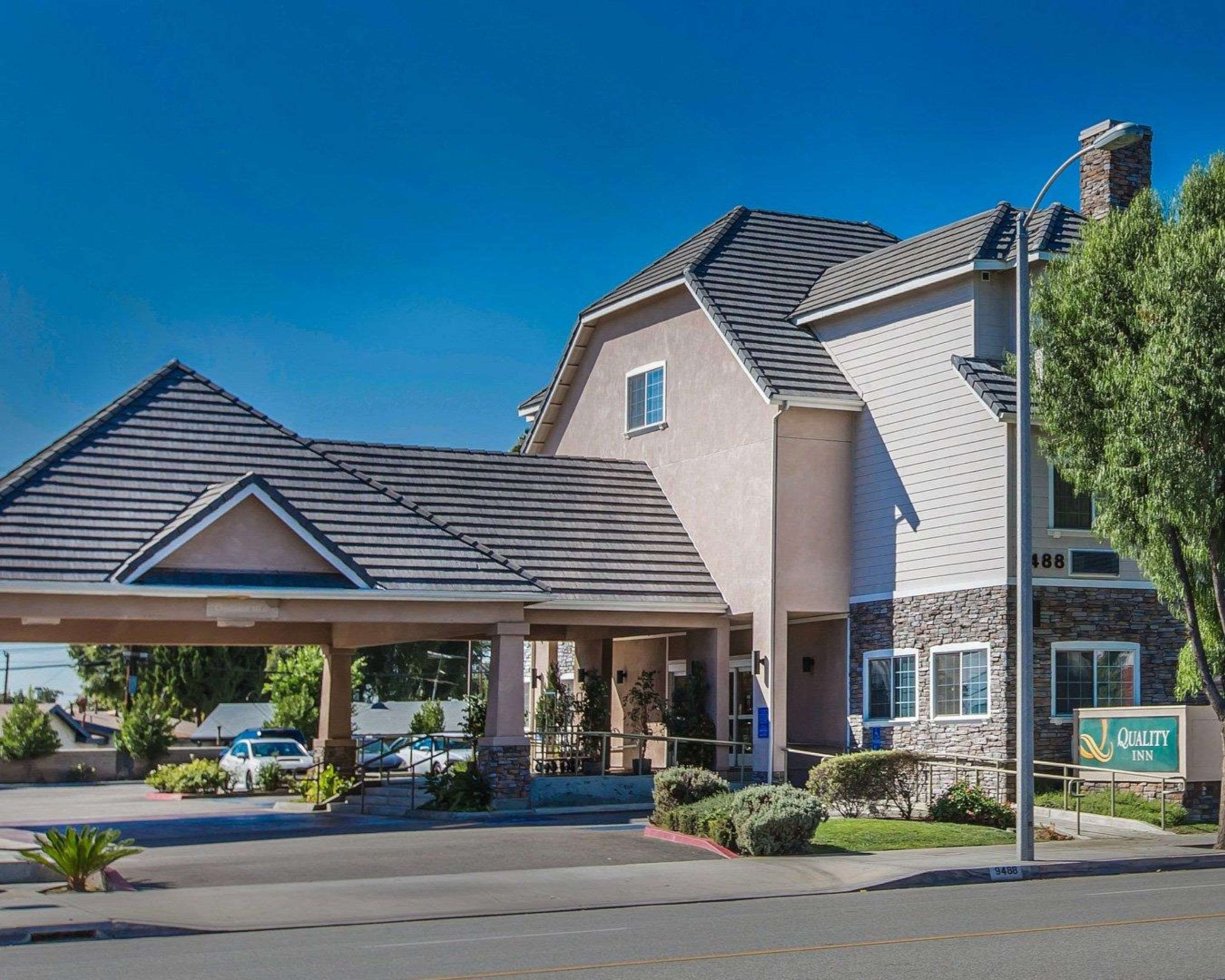 Hotel entrance | Quality Inn Rosemead - Los Angeles
