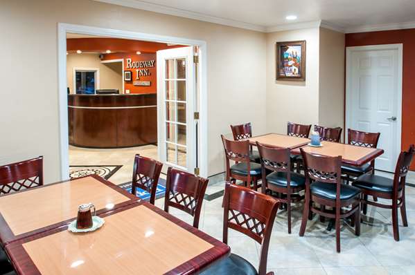 Amenities - Rodeway Inn Qualcomm Stadium San Diego