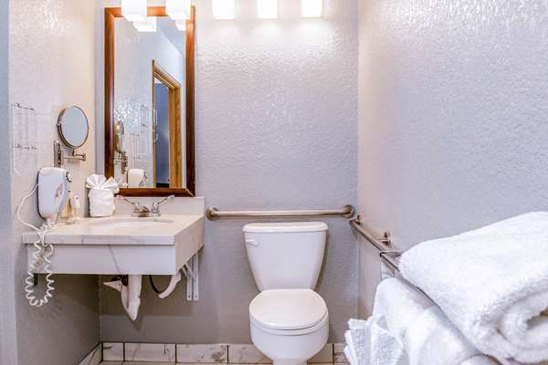  - Clarion Hotel Humboldt Bay Eureka