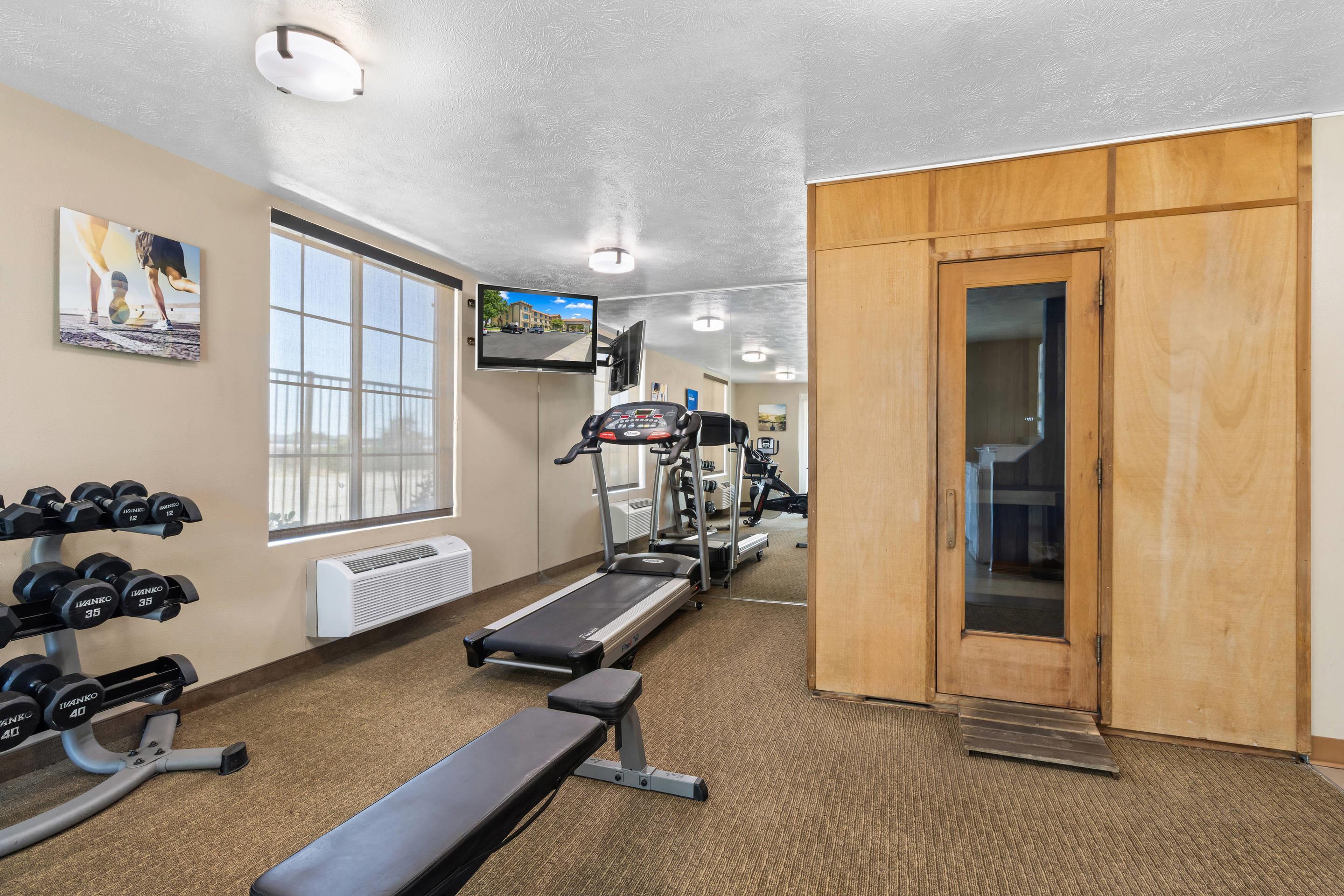 Fitness center | Comfort Inn & Suites Lancaster Antelope Valley