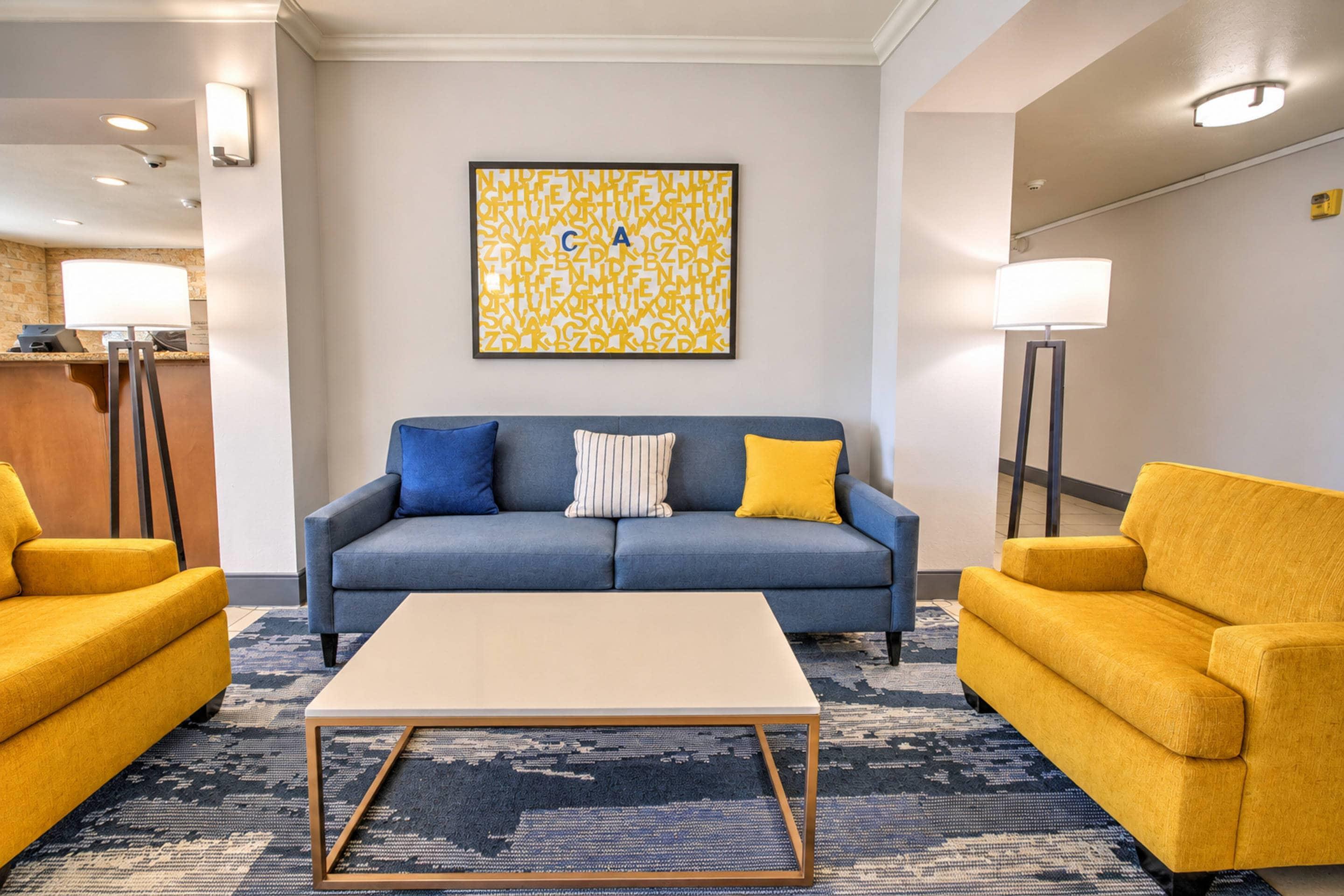 Hotel lobby | Comfort Inn & Suites Lancaster Antelope Valley